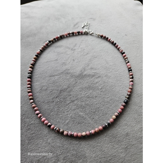 Naszyjnik z kamieni rodonit